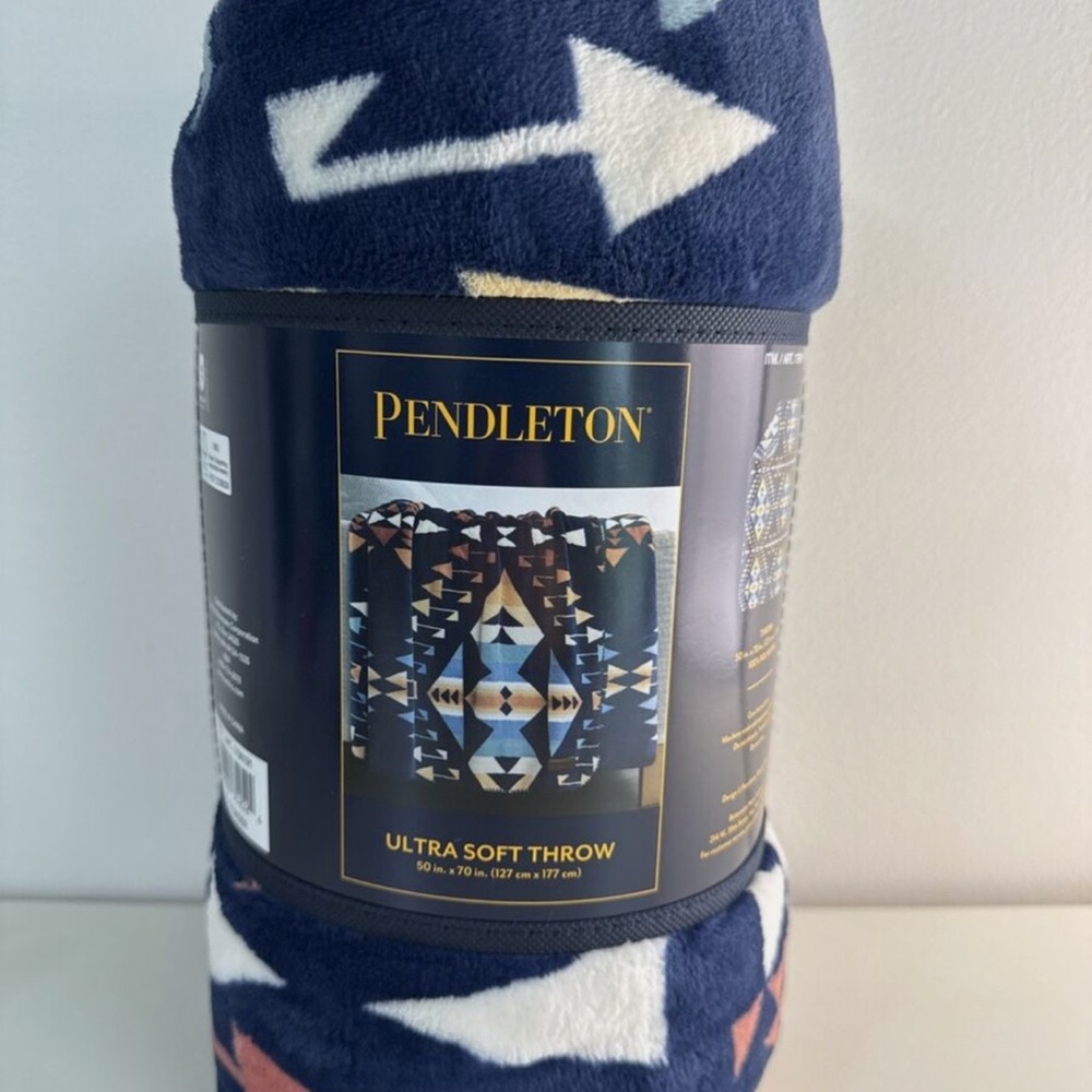 Pendleton Plush Throw Blanket 50X70 - Picture 4 of 6
